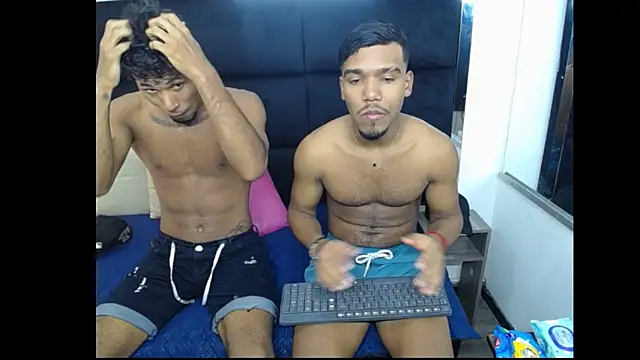 Snapshot of Straight_latinX chatting on November 22, 2025, 3:05 am Straight latinX online show from November 22, 2025, 3:05 am