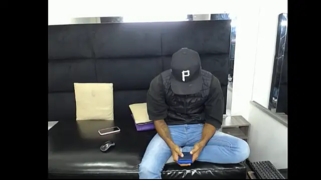 Snapshot of Straight_latinX chatting on November 23, 2025, 5:39 am Straight latinX online show from November 23, 2025, 5:39 am