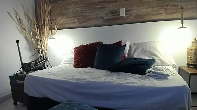 Snapshot of lathiffa chatting on November 25, 2025, 5:52 am lathiffa online show from November 25, 2025, 5:52 am