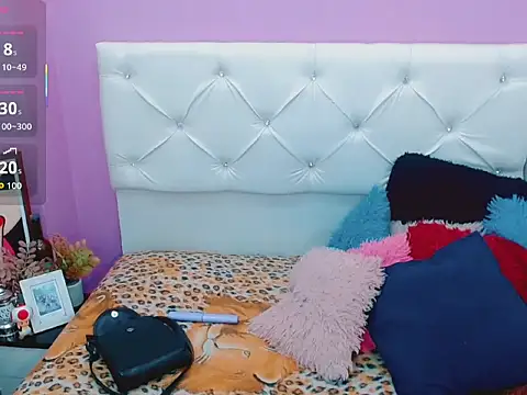 xwetdreamsx online show from January 5, 2026, 6:11 pm