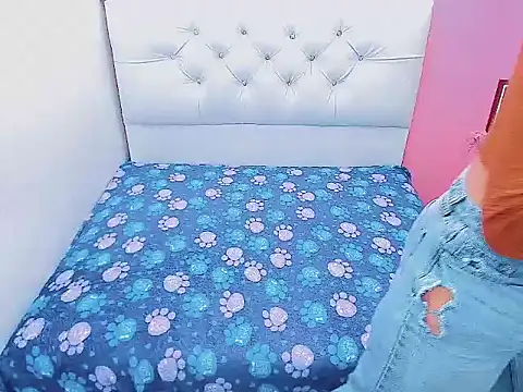 xwetdreamsx online show from April 7, 2026, 8:21 pm