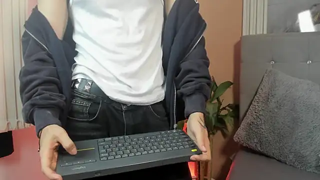 eren jeager online show from April 8, 2026, 1:51 am