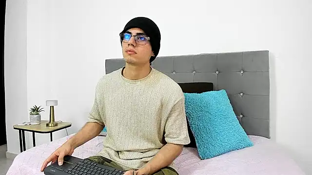 eren jeager online show from January 7, 2026, 8:14 pm