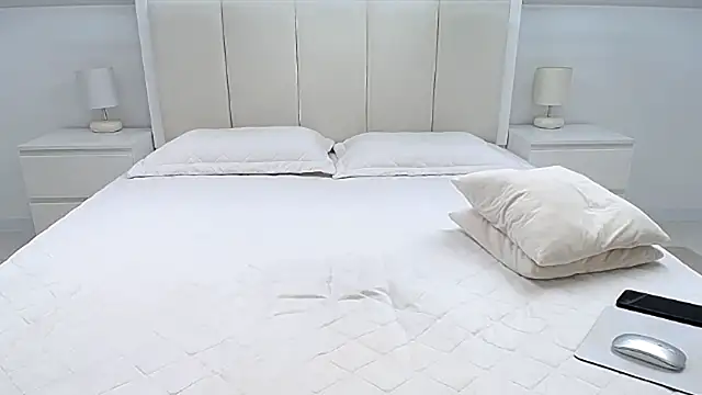 Snapshot of Milena29 chatting on September 12, 2025, 4:56 am Milena29 online show from September 12, 2025, 4:56 am