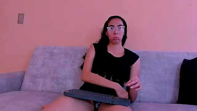 Snapshot of kinkyy__ chatting on November 24, 2025, 7:03 pm kinkyy online show from November 24, 2025, 7:03 pm