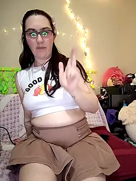 LaylaLucis online show from April 19, 2026, 11:07 pm