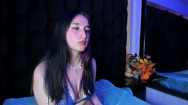 Snapshot of CharlotteStuart chatting on February 21, 2026, 4:58 am CharlotteStuart online show from February 21, 2026, 4:58 am