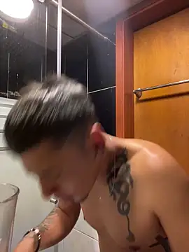 Snapshot of 1Panini21 chatting on December 16, 2025, 4:22 pm 1Panini21 online show from December 16, 2025, 4:22 pm