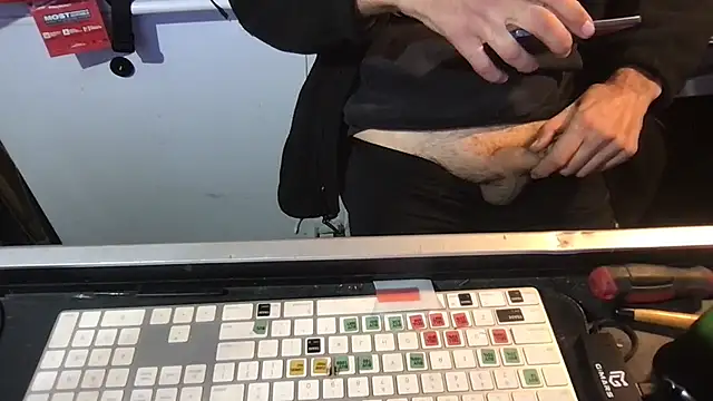 Snapshot of SinlessFreedom7 chatting on February 3, 2026, 6:40 am SinlessFreedom7 online show from February 3, 2026, 6:40 am