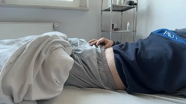 Snapshot of lou_is chatting on November 23, 2025, 8:35 am lou is online show from November 23, 2025, 8:35 am