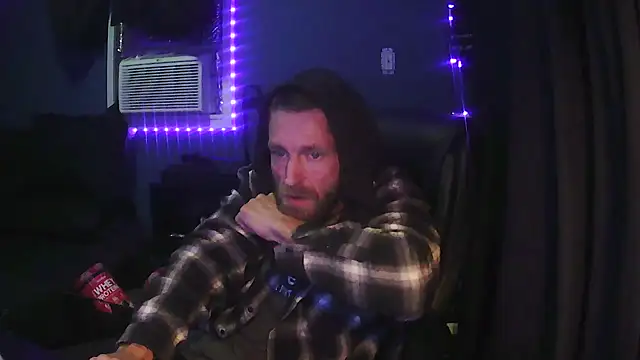 Snapshot of KingCole2390 chatting on February 3, 2026, 3:37 am KingCole2390 online show from February 3, 2026, 3:37 am