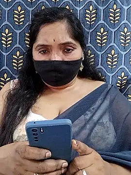 Soni-queen online show from November 22, 2025, 7:13 pm