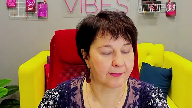 Snapshot of EveRalphes chatting on November 28, 2025, 7:30 am EveRalphes online show from November 28, 2025, 7:30 am