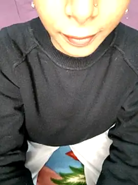 -AYUSHI01 online show from December 19, 2025, 6:38 am