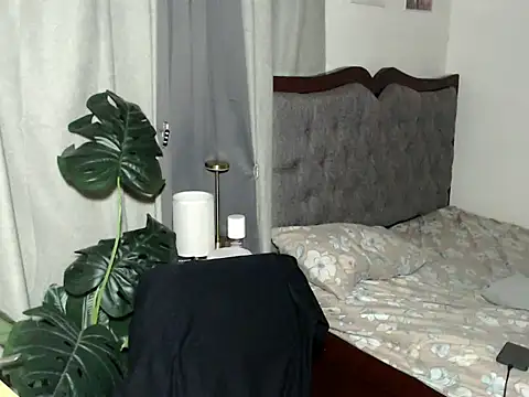 hottestlexie03 online show from February 4, 2026, 7:36 am