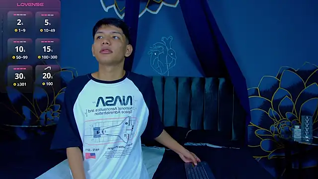 Liam Sinclair online show from December 1, 2025, 12:17 pm