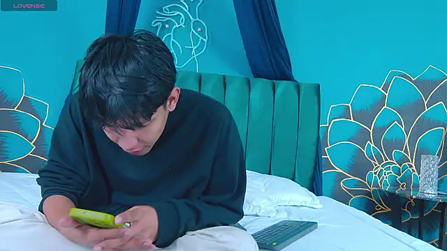 Snapshot of Liam_Sinclair chatting on February 8, 2026, 4:37 pm Liam Sinclair online show from February 8, 2026, 4:37 pm