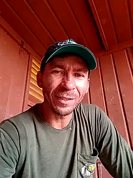 Snapshot of RobertoLuiz84 chatting on January 15, 2026, 6:11 pm RobertoLuiz84 online show from January 15, 2026, 6:11 pm