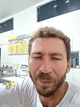 Snapshot of RobertoLuiz84 chatting on December 18, 2025, 8:12 pm RobertoLuiz84 online show from December 18, 2025, 8:12 pm