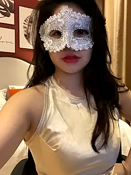 Queen-of-Love online show from December 4, 2025, 8:02 am