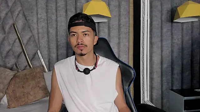 NicolaiKarav online show from December 2, 2025, 11:12 am