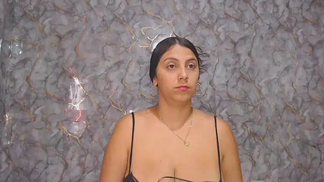 miarouse1531 online show from April 2, 2026, 9:43 pm