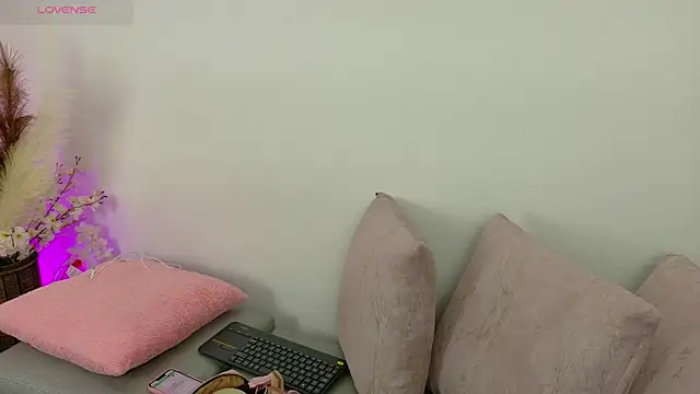 Ambar Carter online show from December 1, 2025, 3:40 am