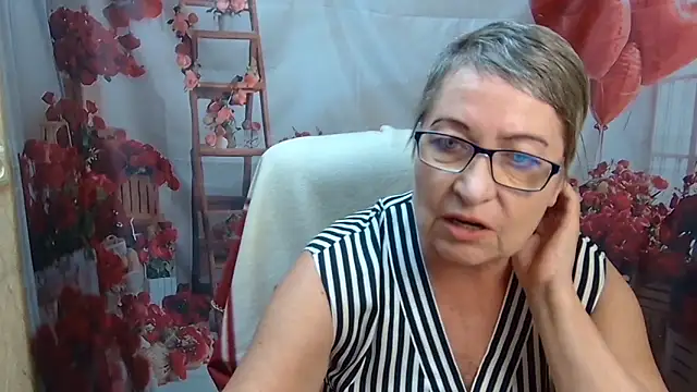 OlgaLuck online show from May 27, 2026, 5:04 am