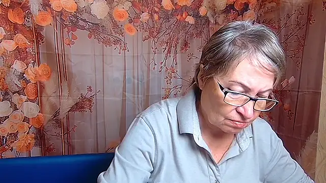 Snapshot of OlgaLuck chatting on November 26, 2025, 6:13 am OlgaLuck online show from November 26, 2025, 6:13 am