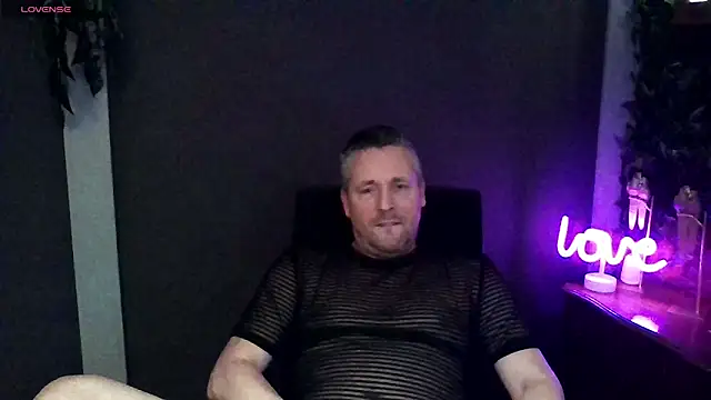 Snapshot of Hunter_Fl chatting on November 25, 2025, 5:13 pm Hunter Fl online show from November 25, 2025, 5:13 pm