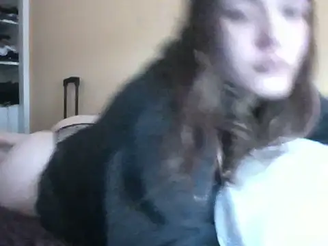 frutillitaaok  online show from July 10, 2026, 6:41 pm