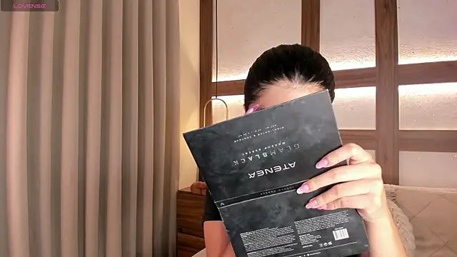 SarhaVega online show from January 6, 2026, 1:15 pm