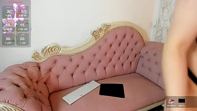 Mysterius Woman online show from December 3, 2025, 1:21 pm