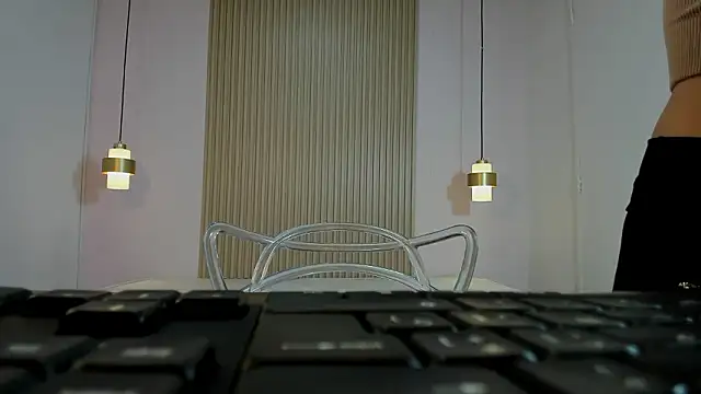 Snapshot of Izelevans chatting on February 19, 2026, 12:35 pm Izelevans online show from February 19, 2026, 12:35 pm