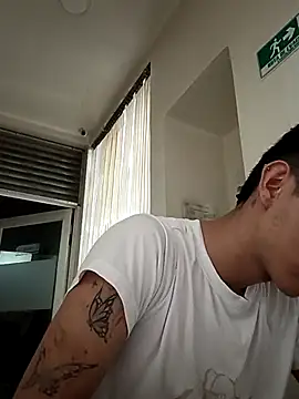 xanderss12  online show from November 27, 2025, 6:41 pm