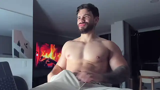 Valenthino Salvatore online show from April 10, 2026, 3:35 am