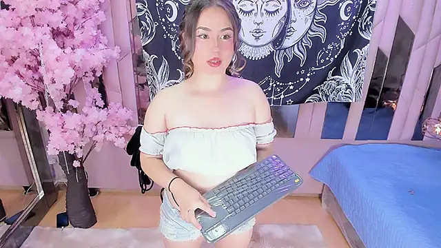 Naomistart online show from December 14, 2025, 9:20 pm