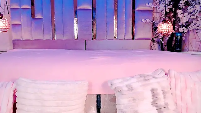 Naomistart online show from March 6, 2026, 5:46 am