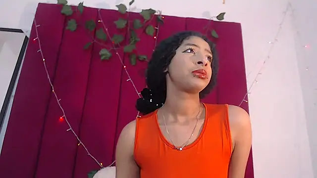 Tinyy Star online show from December 18, 2025, 2:05 am