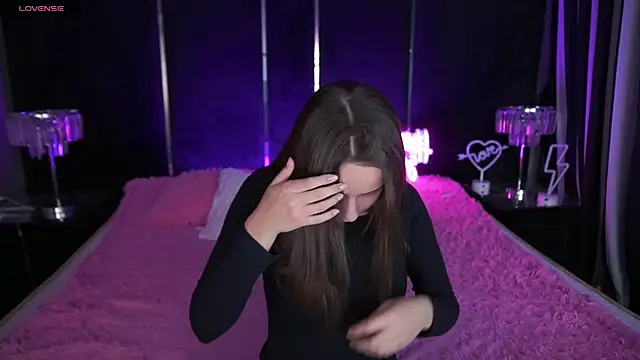 Snapshot of TinyNatalie chatting on December 2, 2025, 3:47 pm TinyNatalie online show from December 2, 2025, 3:47 pm