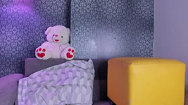 AmberRoses  online show from November 27, 2025, 1:11 pm