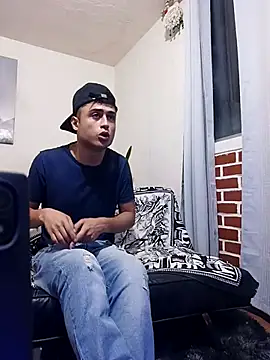 Cute eliot online show from November 27, 2025, 12:33 am