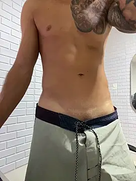 enzofelipe online show from December 2, 2025, 9:38 pm