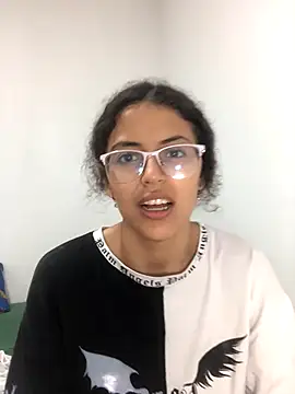 Lucris0304 online show from November 24, 2025, 7:03 pm