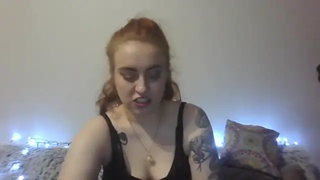 Snapshot of RubyBigBoobs chatting on December 17, 2025, 4:56 pm RubyBigBoobs online show from December 17, 2025, 4:56 pm