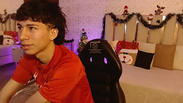 kaelwolf tay online show from December 5, 2025, 7:34 pm