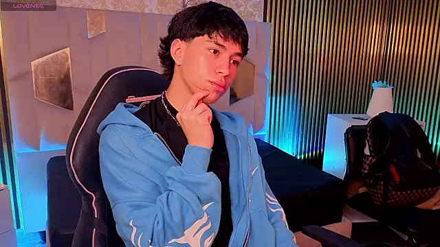 kaelwolf tay online show from March 12, 2026, 8:02 pm