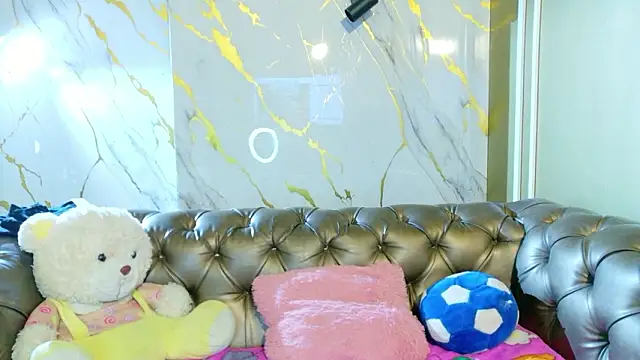 Snapshot of Cloe16_ chatting on February 3, 2026, 6:22 am Cloe16 online show from February 3, 2026, 6:22 am