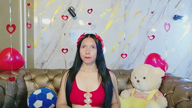 Snapshot of Cloe16_ chatting on February 14, 2026, 9:04 pm Cloe16 online show from February 14, 2026, 9:04 pm