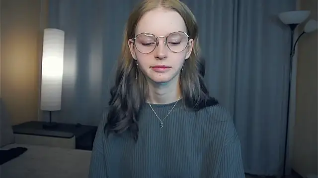 ToyaPletz online show from November 29, 2025, 5:24 pm